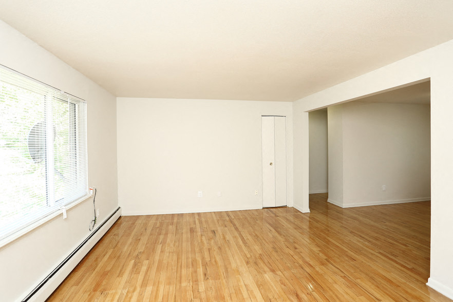 Brookside Gardens Apartments